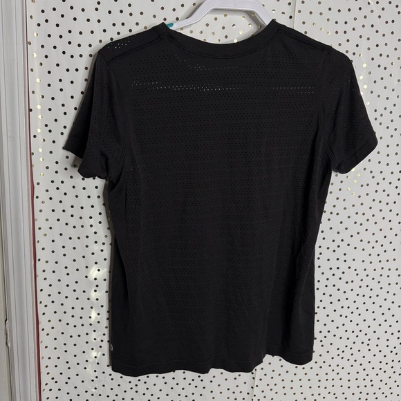 Lululemon Black Top - Picture 6 of 6